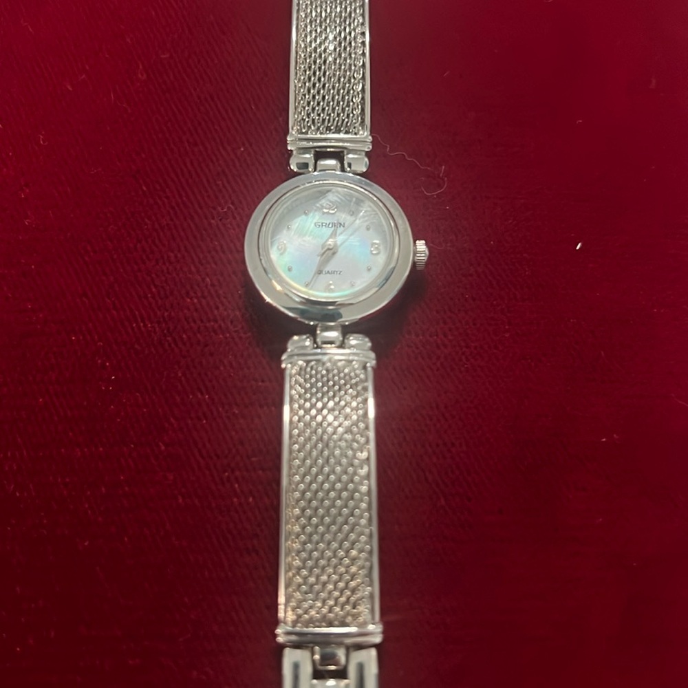 Vintage Gruen Silver Mother of Pearl Ladies Watch